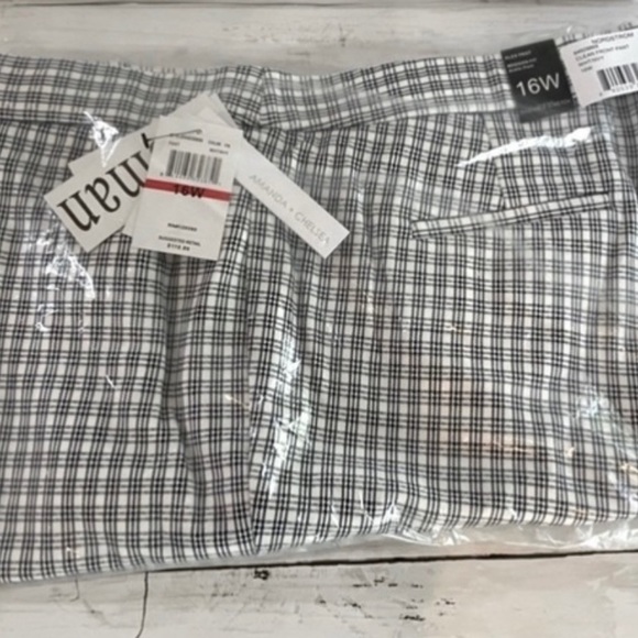 Slimming Crop Pants NWT - Picture 4 of 6